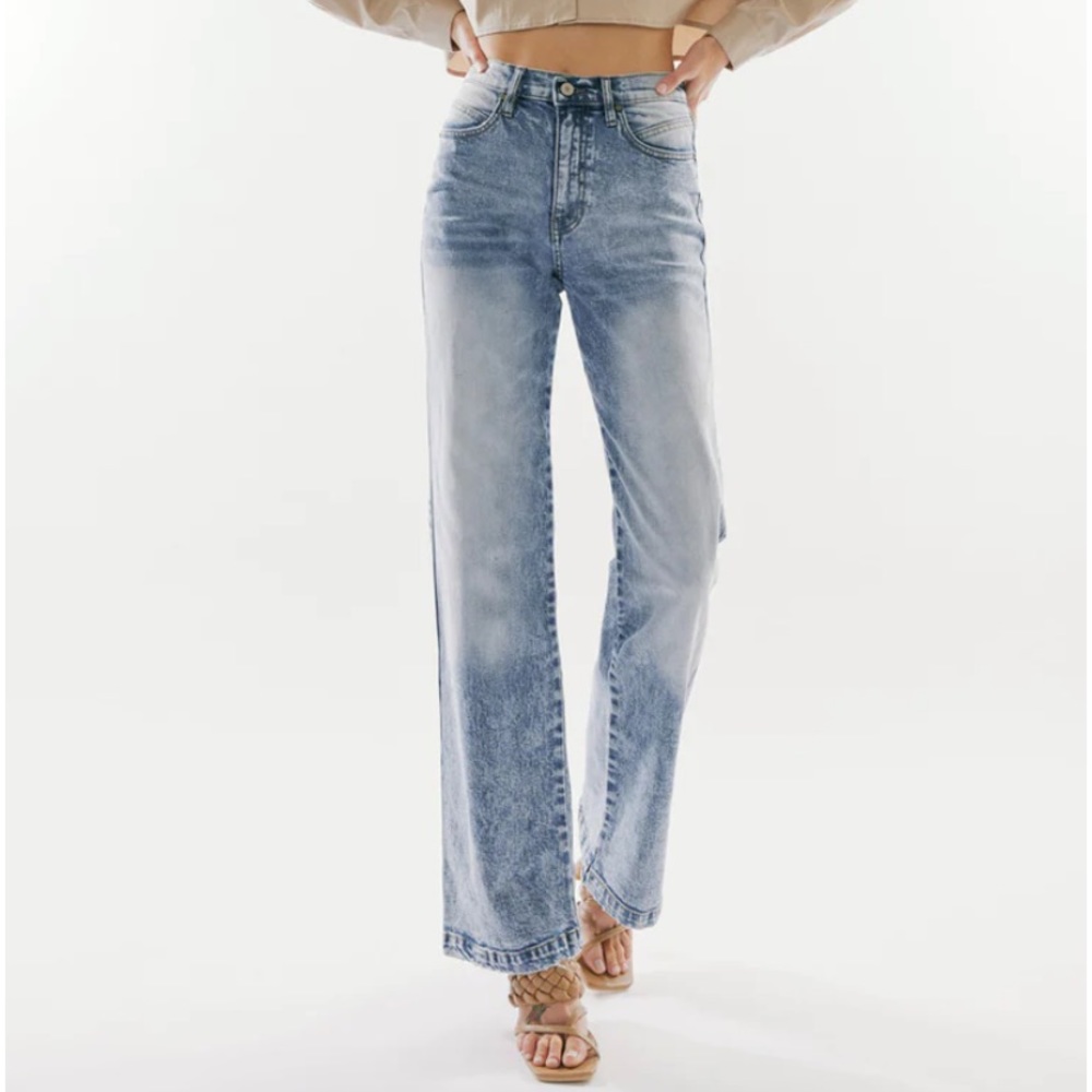 NWT! The Sorena KanCan 90s Acid Wash Ultra High Rise Flare Wide Leg Denim Jeans